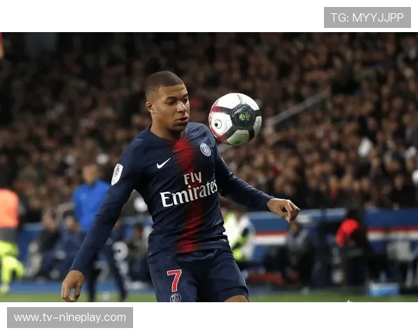 足球11号球星代表哪些顶级球队探索他们的辉煌职业生涯