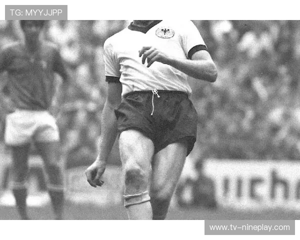 足球球星mo的成长历程与辉煌成就全面深度解析 足球球星mo的成长历程与辉煌成就全面深度解析